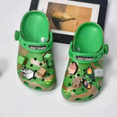 Nova marca famosa novo personagem de desenho animado verde verão bonito dos desenhos animados chinelos infantis antiderrapantes sandálias de fundo macio presente
