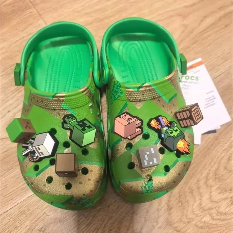 Nova marca famosa novo personagem de desenho animado verde verão bonito dos desenhos animados chinelos infantis antiderrapantes sandálias de fundo macio presente